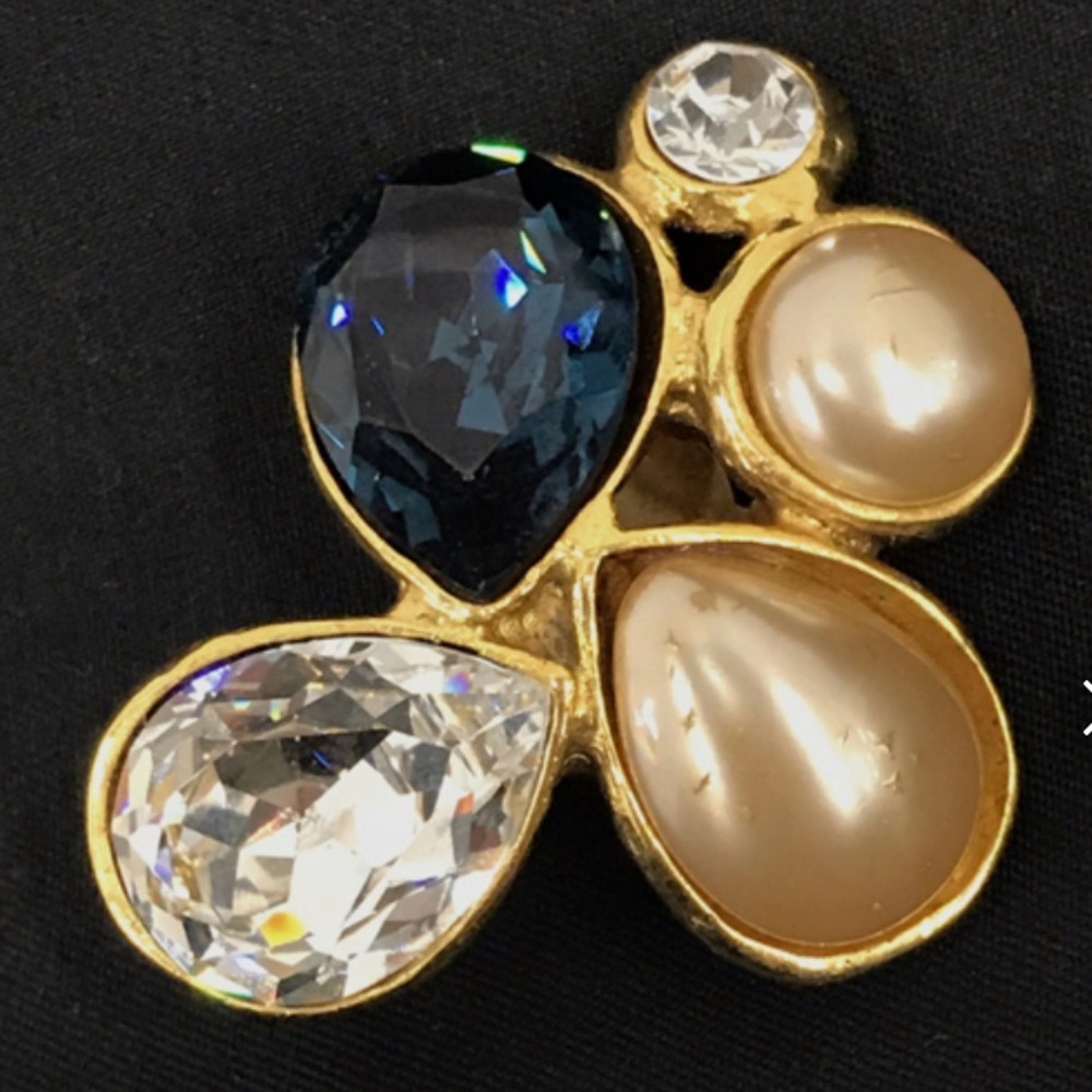 Chanel earring brooch pendant faux pearl diamond sapphire